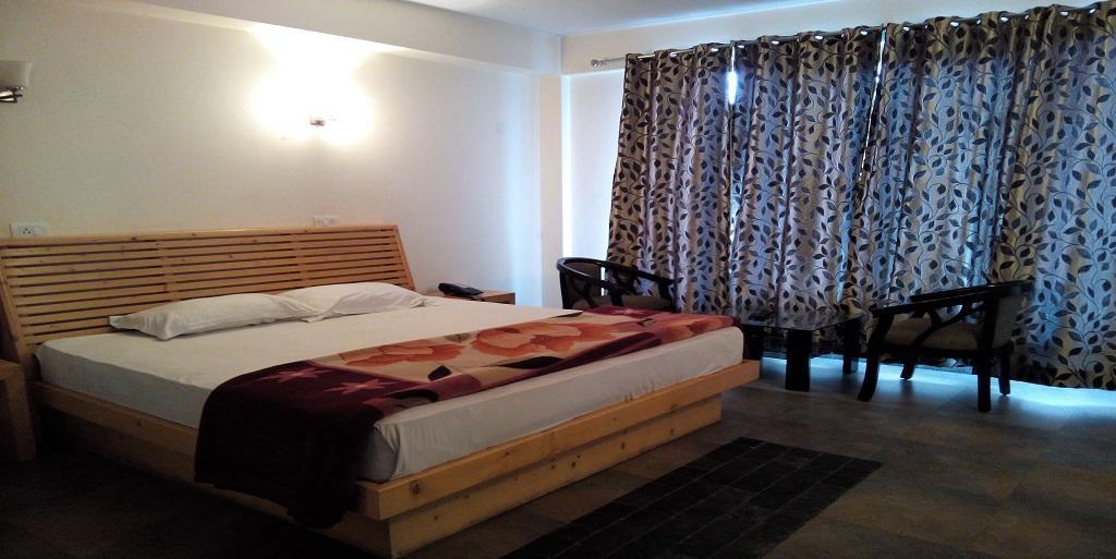 Aangan Regency Hotel Shimla Exterior photo